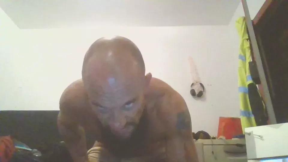 Comelookatit on Cam4 