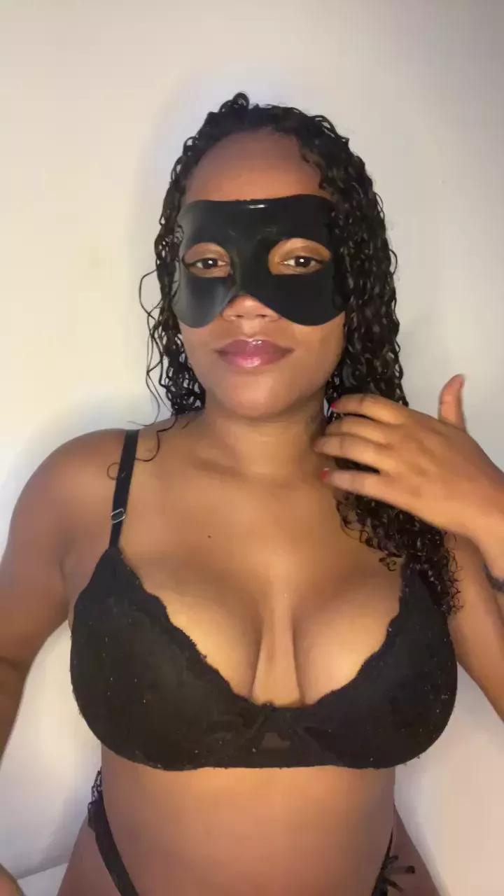 CoralETaipan on Cam4
