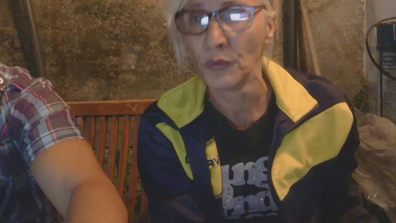 Couplemilf2 on Cam4 