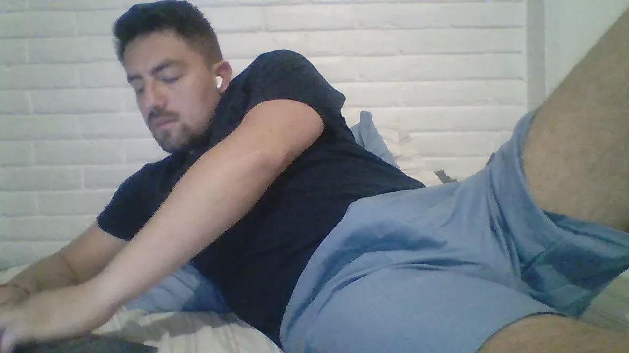 crisstallio on Cam4 