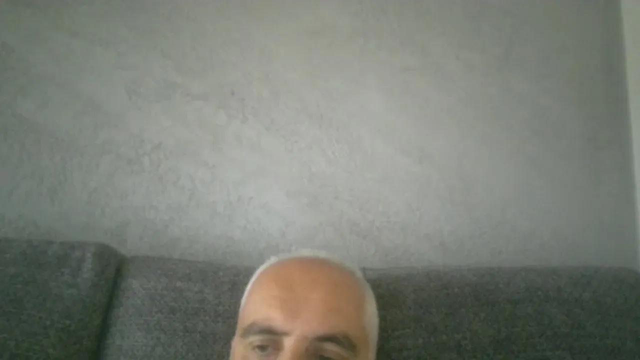 cuccioloneit on Cam4 