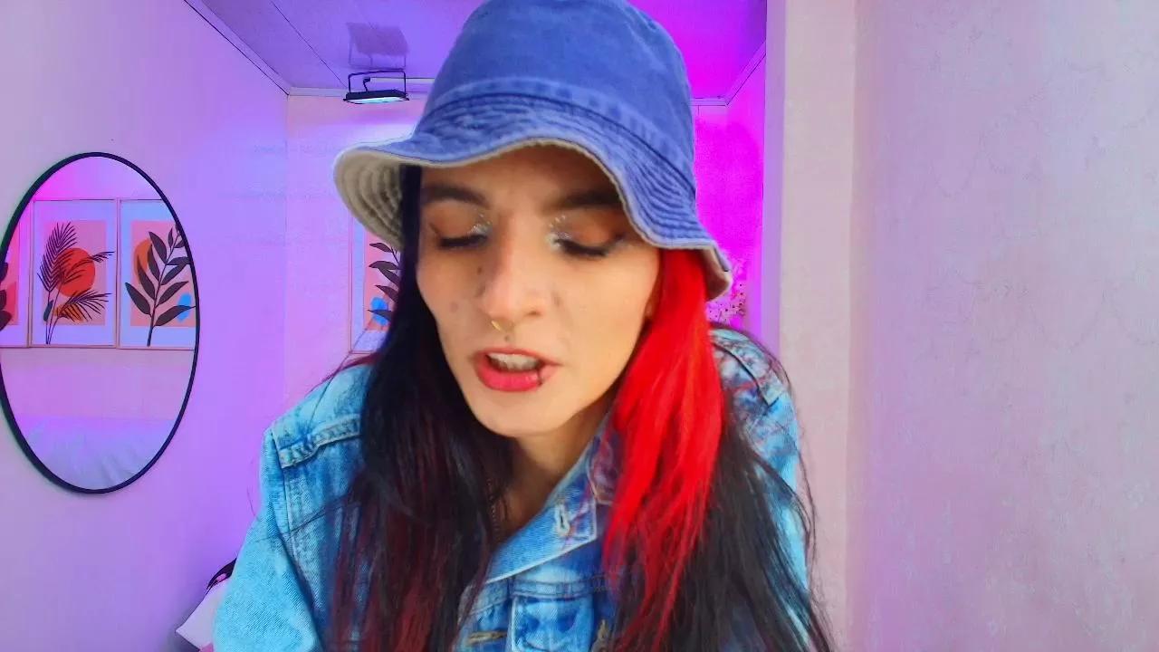 Dafne_huges on Cam4 