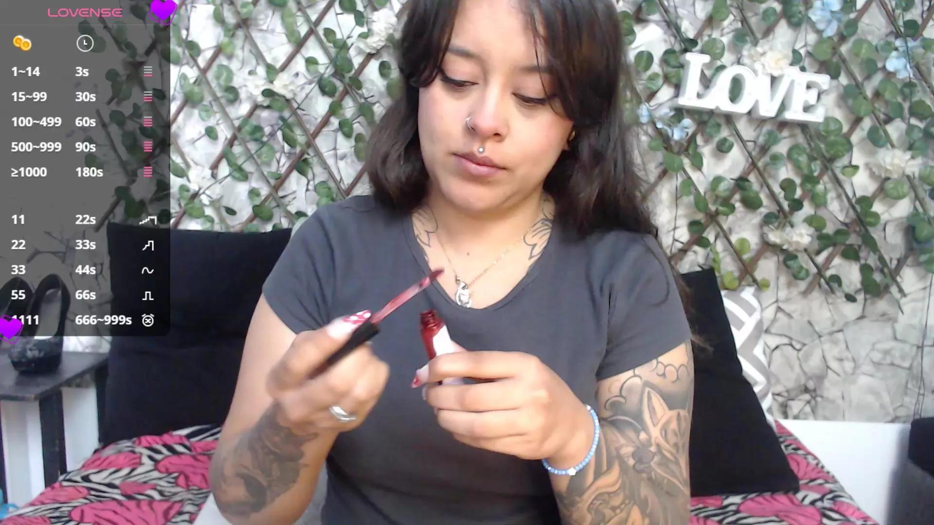 Daisy_Fx on Cam4 