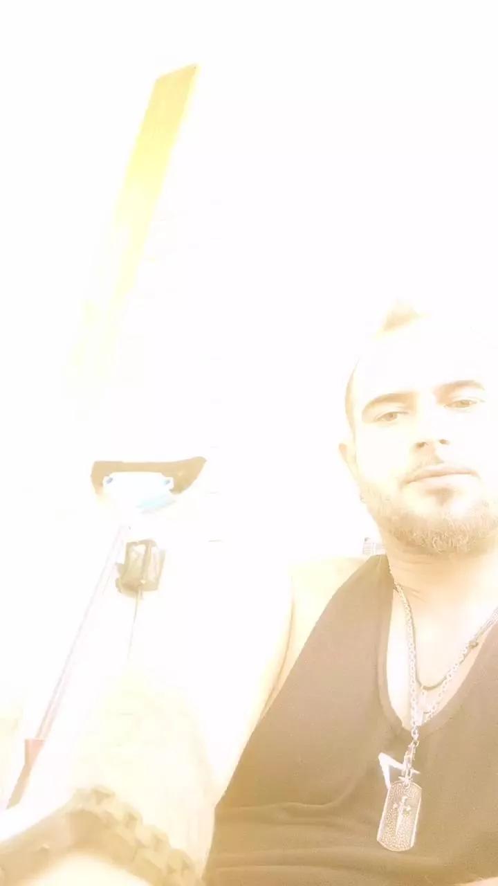 Offline Dani4490 on Cam4