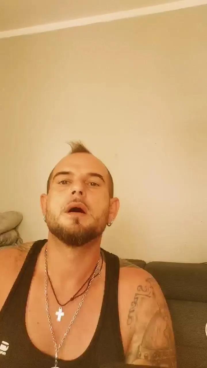 Offline Dani4490 on Cam4