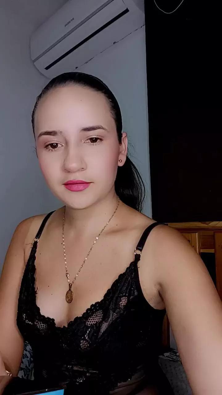 dannalovely_ on Cam4 
