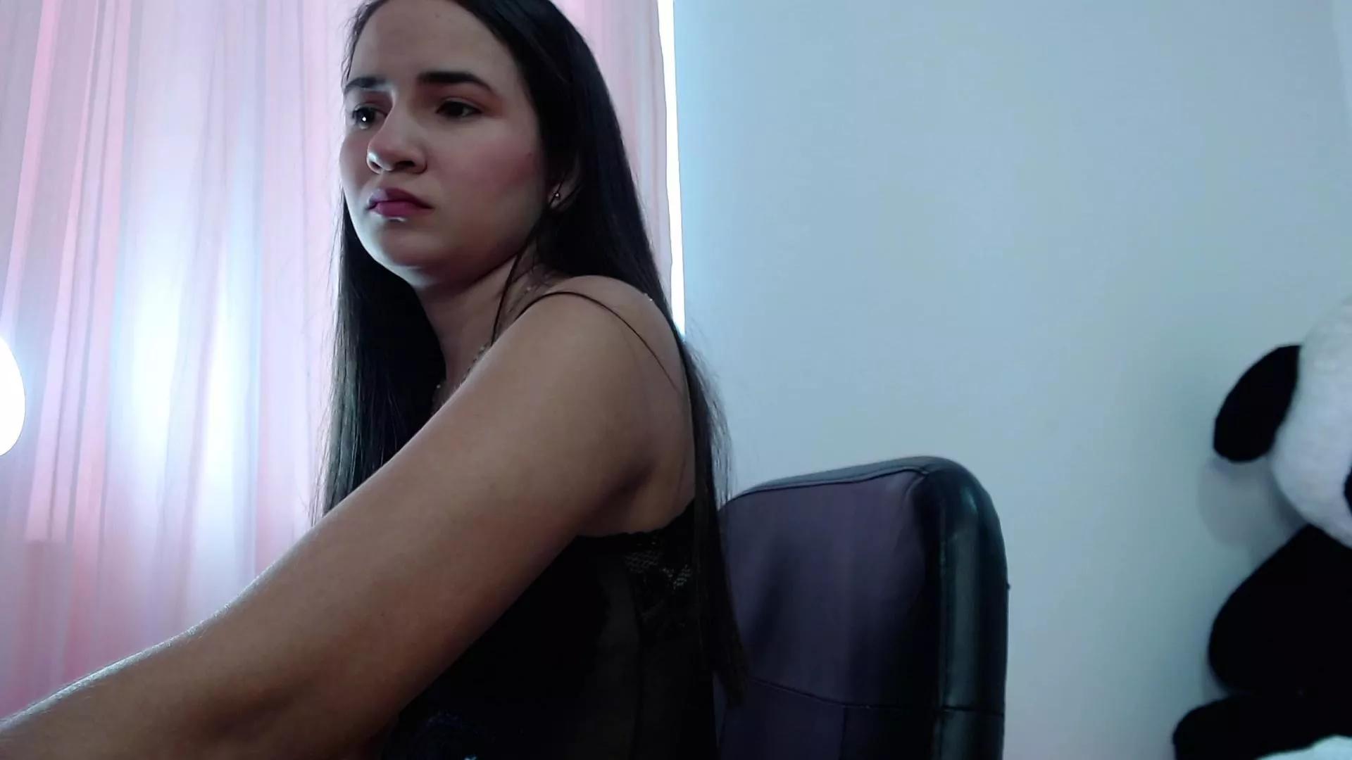 dannalovely_ on Cam4 
