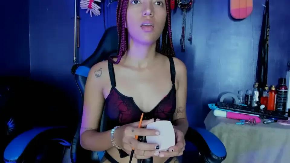 Offline daphneandrade on Cam4