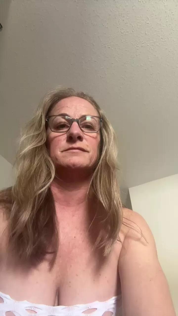DDD_frenchlove on Cam4 
