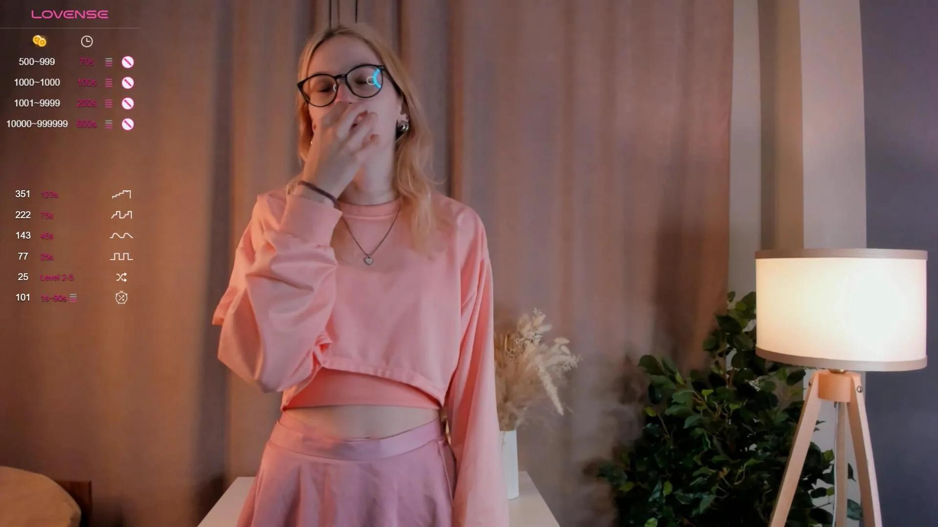 Freechat DiamondBridgham on Cam4