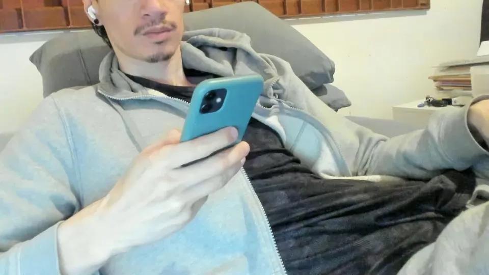 Offline digbreed on Cam4