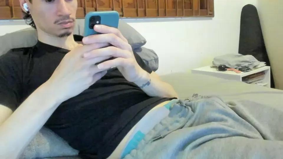 Offline digbreed on Cam4