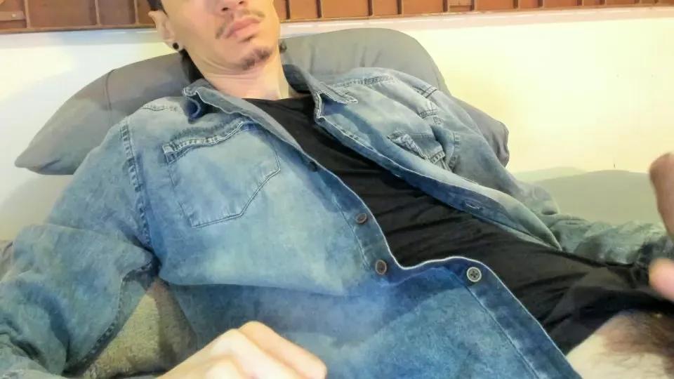 Offline digbreed on Cam4