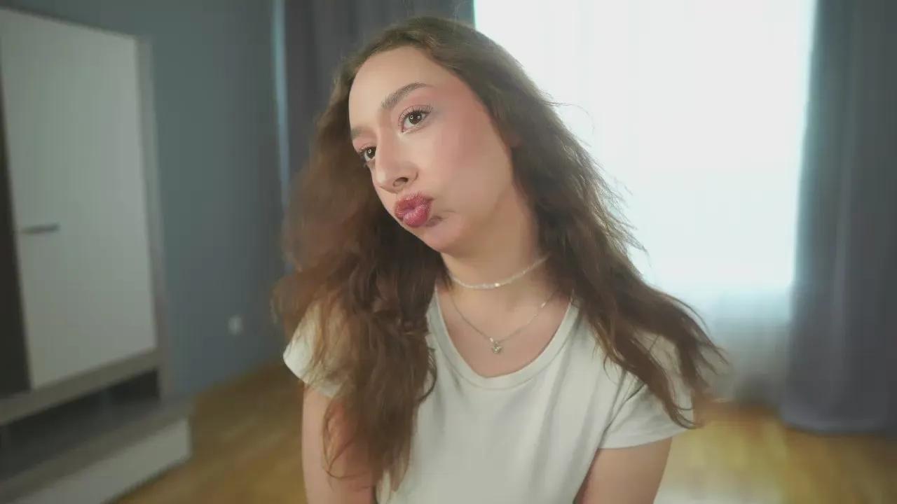 DollyDevall on Cam4 