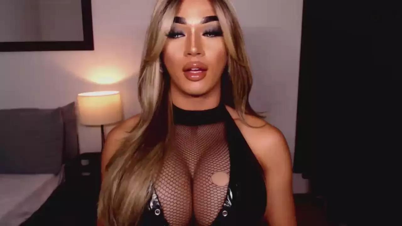 DominantLatina on Cam4 