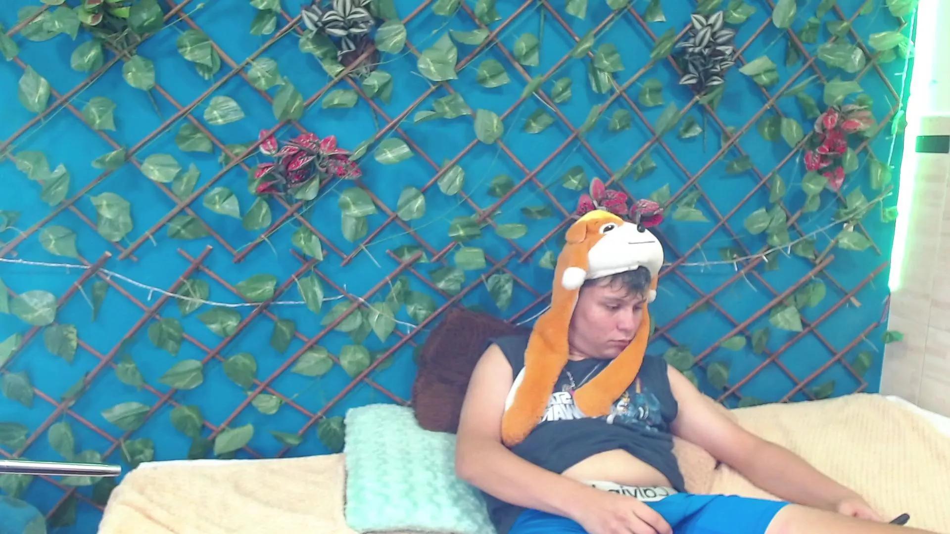 dondanys on Cam4 