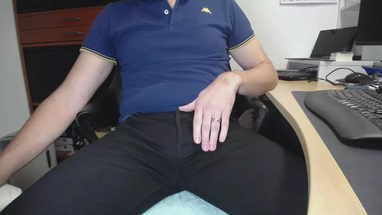 duderuhornyx on Cam4 