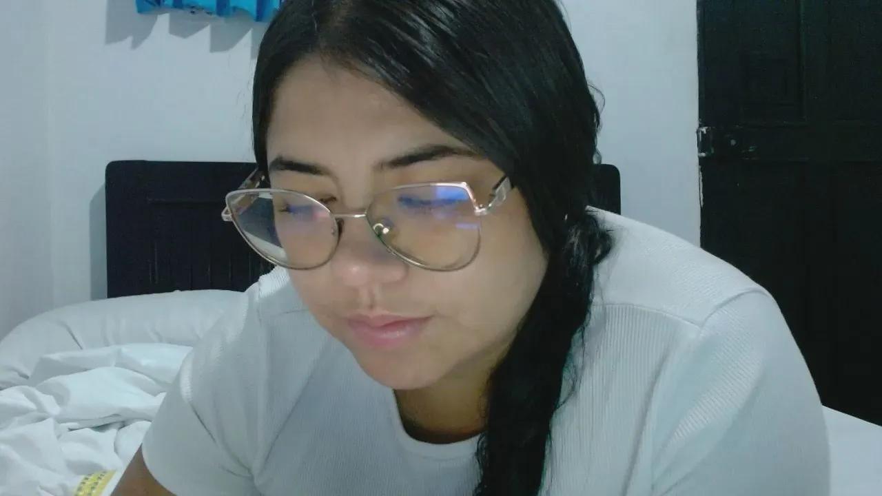 Offline Dulce_cloee on Cam4