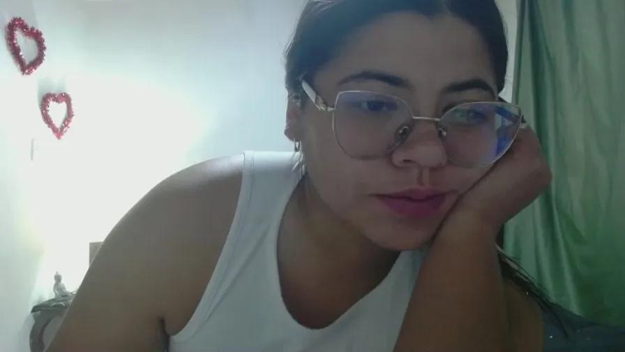 Offline Dulce_cloee on Cam4