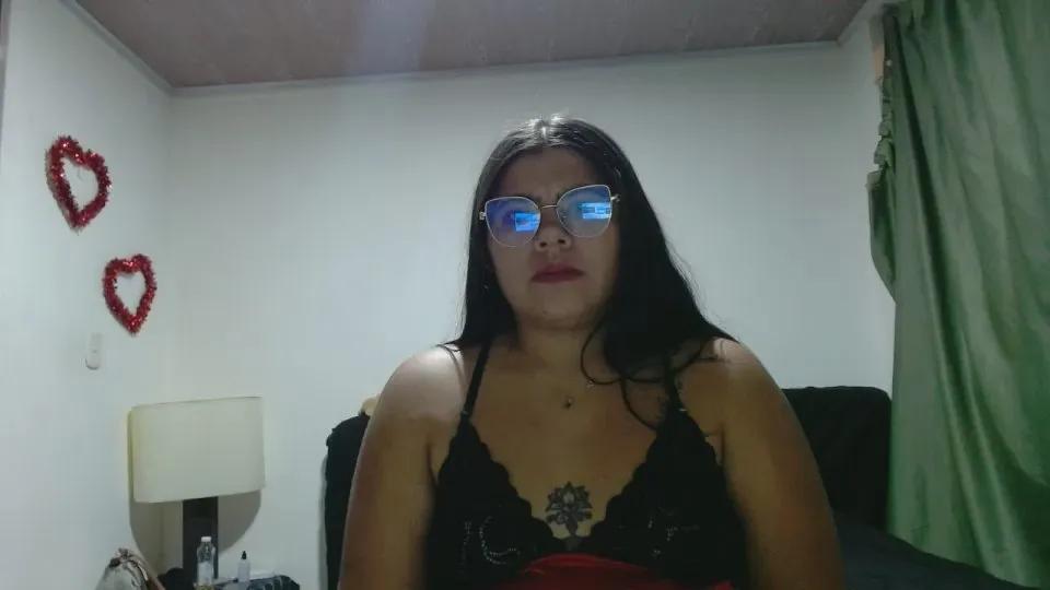 Offline Dulce_cloee on Cam4