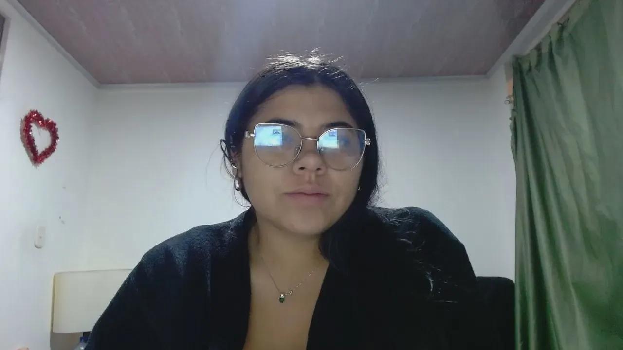 Offline Dulce_cloee on Cam4