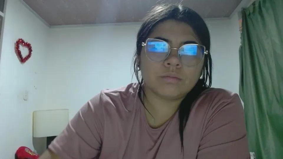 Offline Dulce_cloee on Cam4