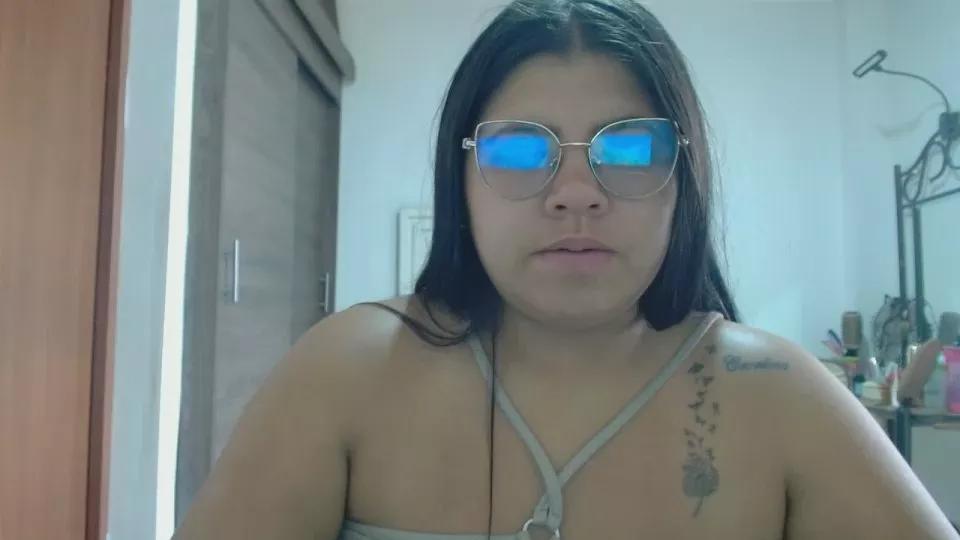 Offline Dulce_cloee on Cam4