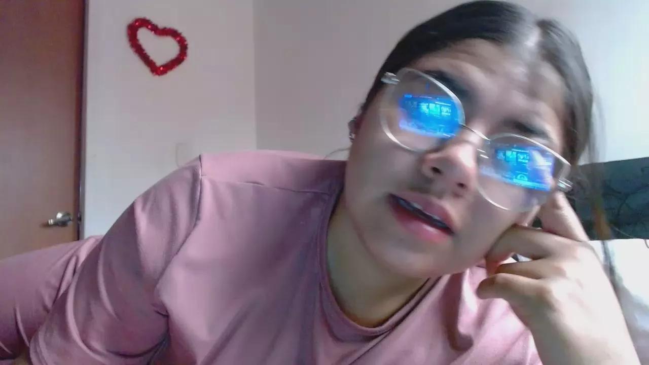 Offline Dulce_cloee on Cam4