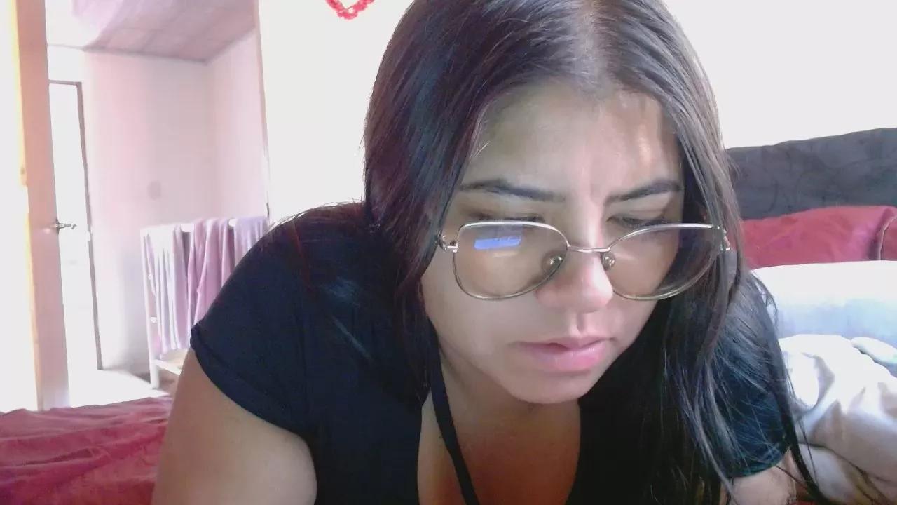 Offline Dulce_cloee on Cam4