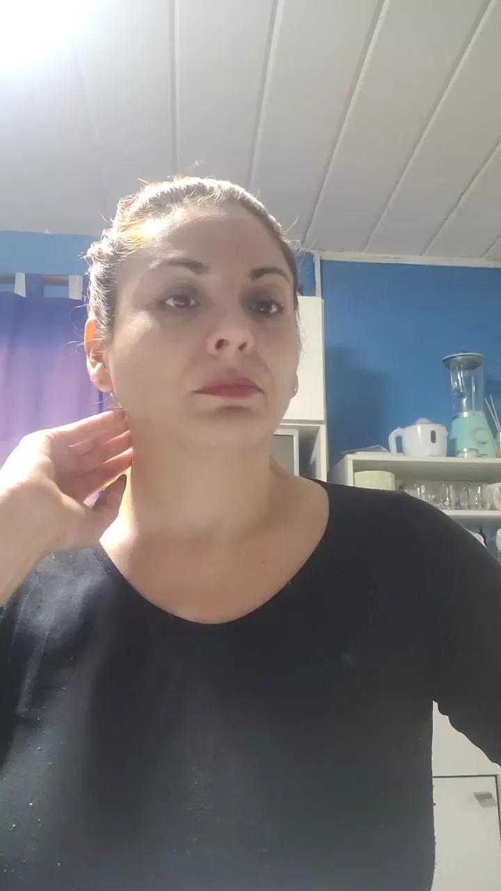 dullcesitalove2 on Cam4 