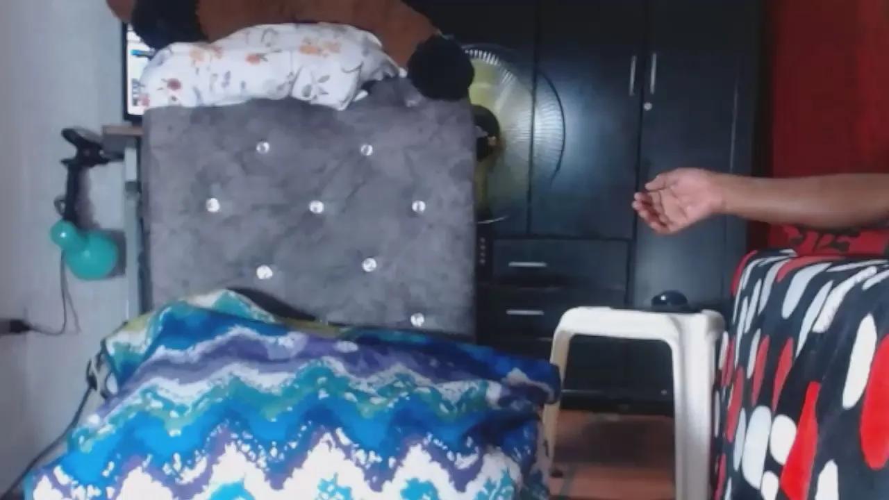 Offline EBONYCUM69 on Cam4