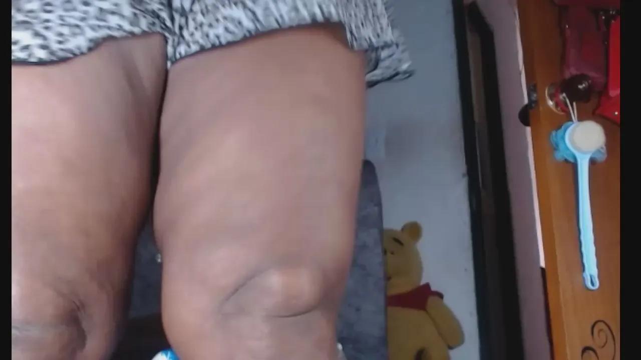 Offline EBONYCUM69 on Cam4