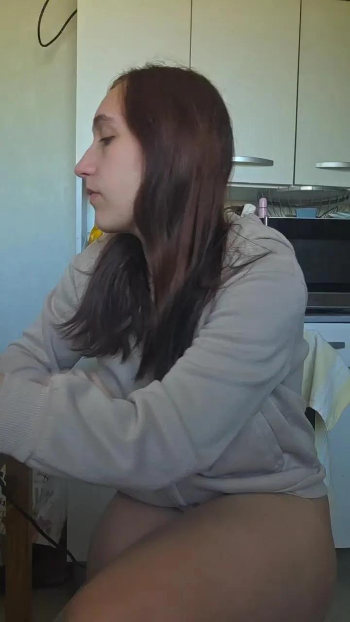 Offline Ecolieresexy09 on Cam4