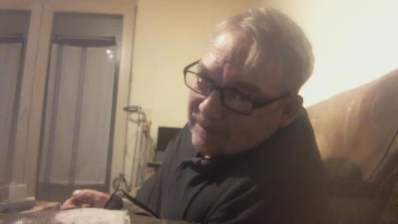edu2001 on Cam4