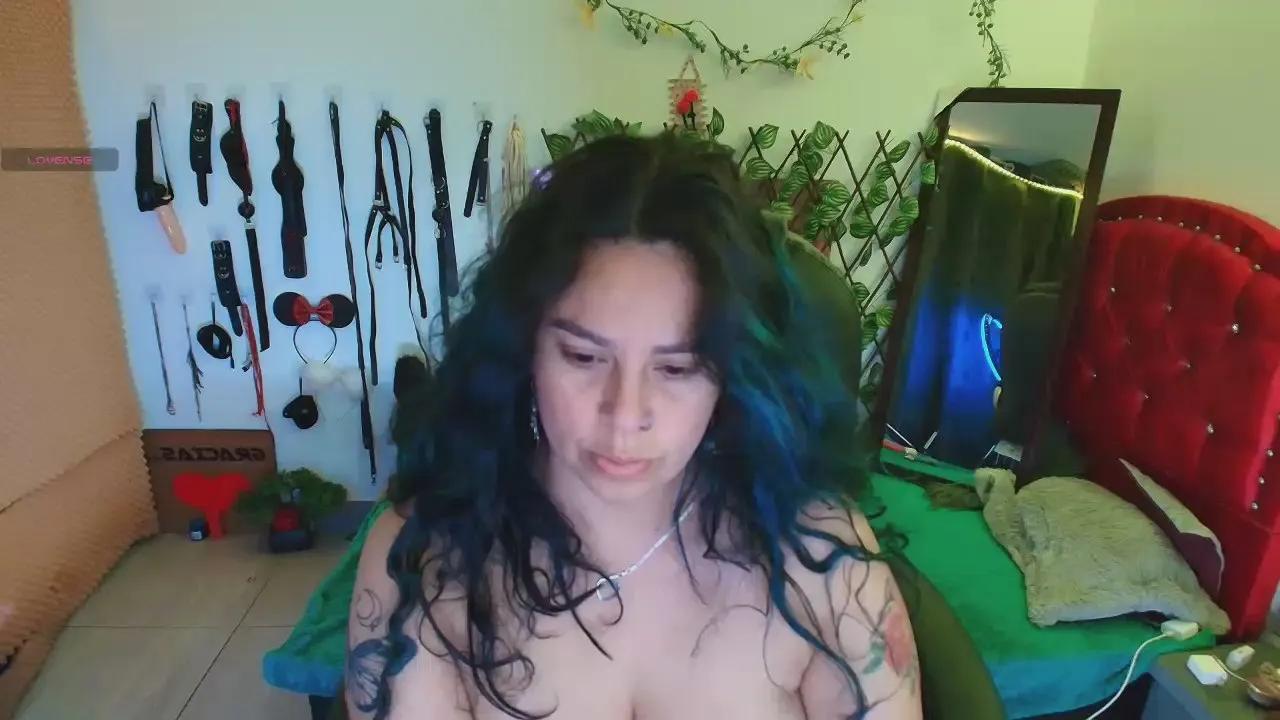 Elektra_323 on Cam4 