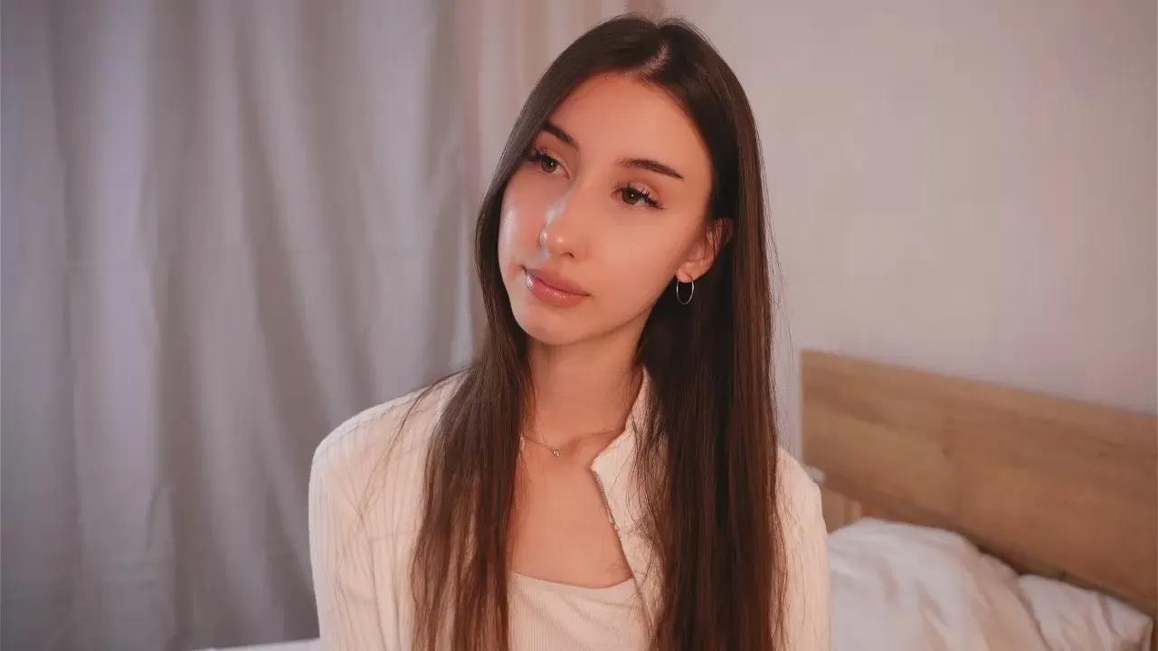 Freechat ElgaBeech on Cam4