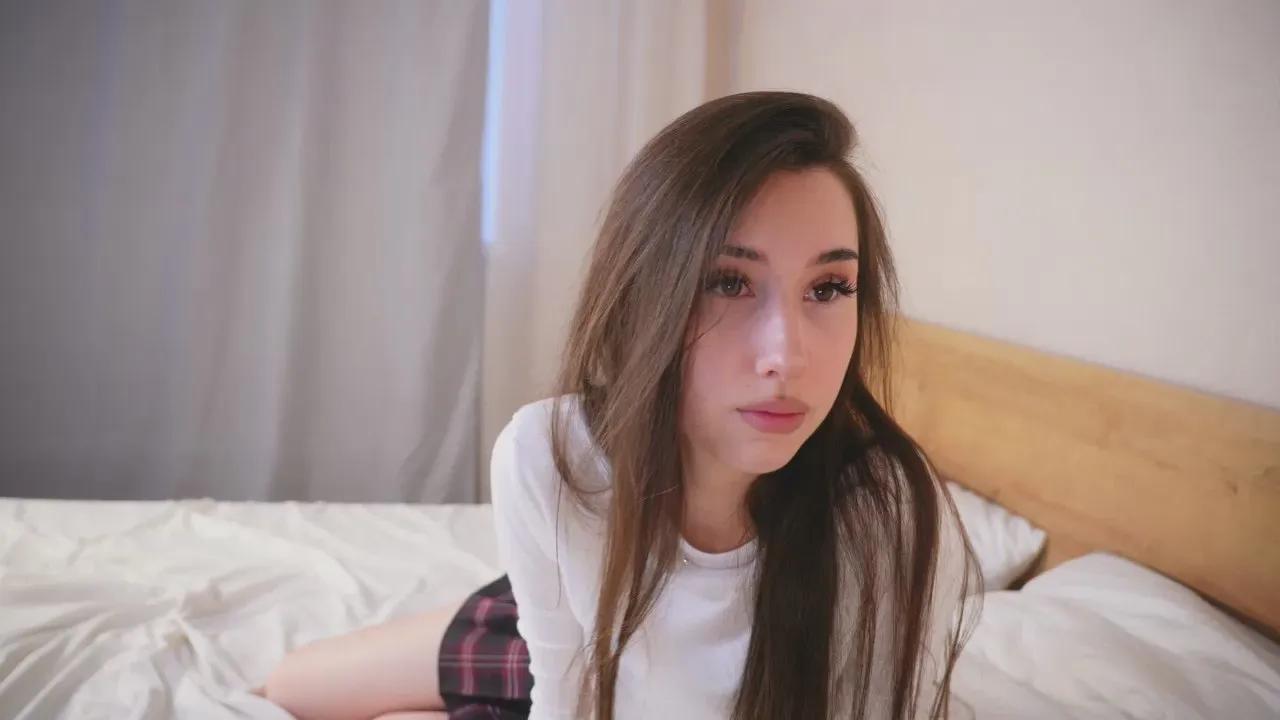 Freechat ElgaBeech on Cam4