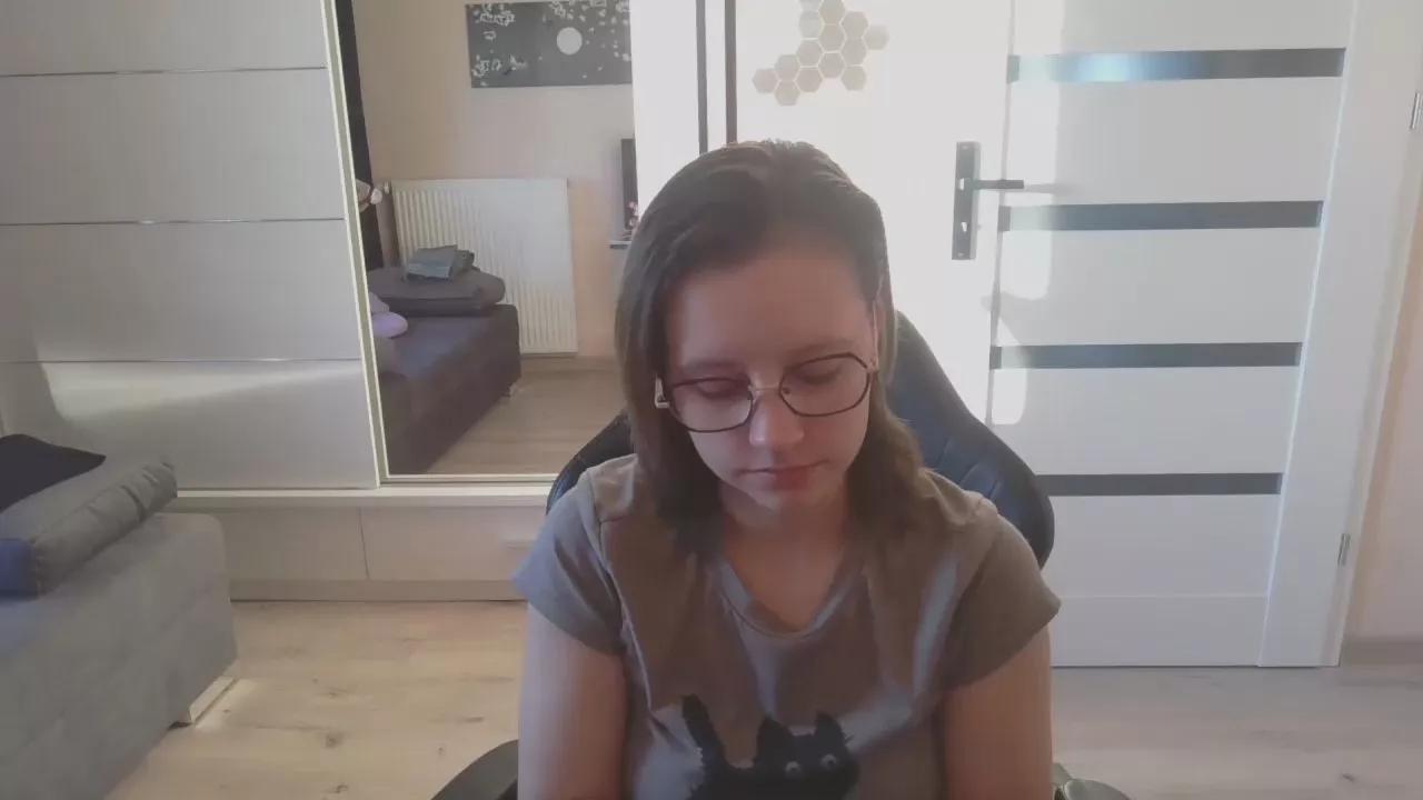 ElianaSweetnes on Cam4 