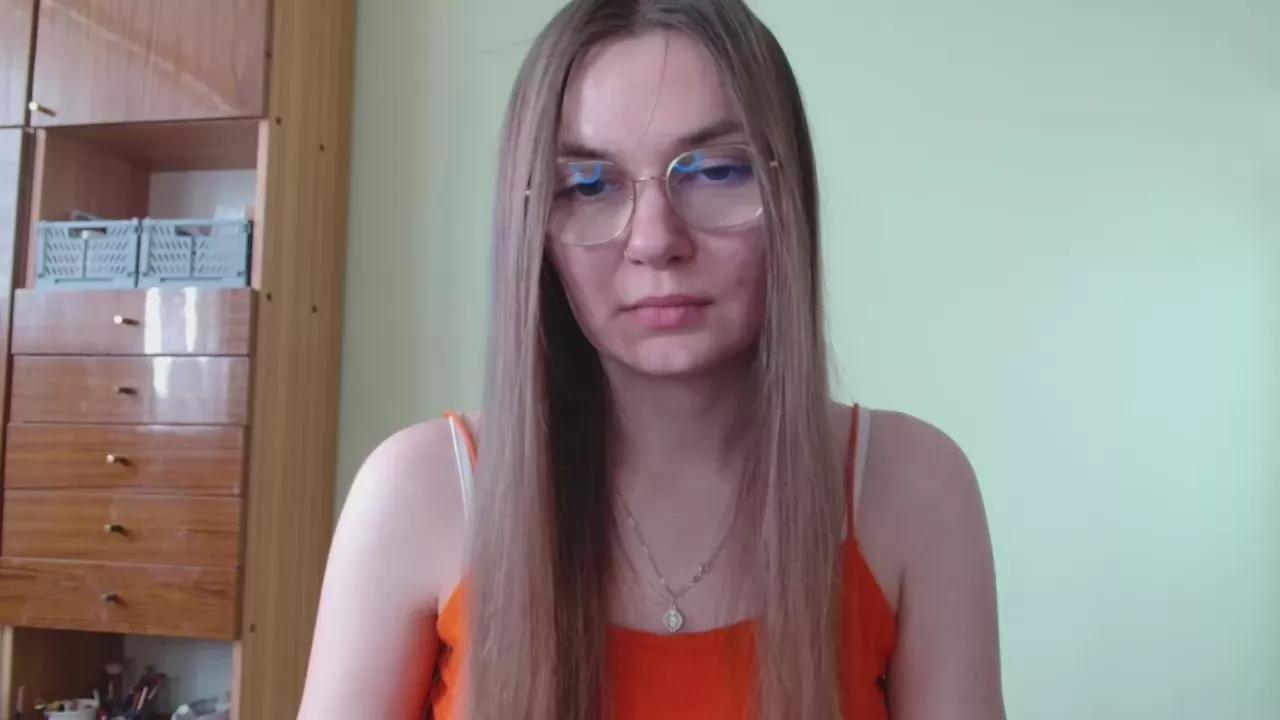 Offline EllyHEARTx on Cam4