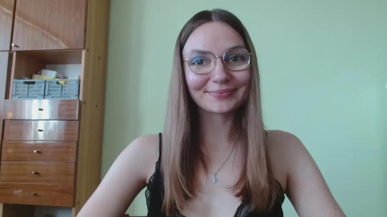 Offline EllyHEARTx on Cam4