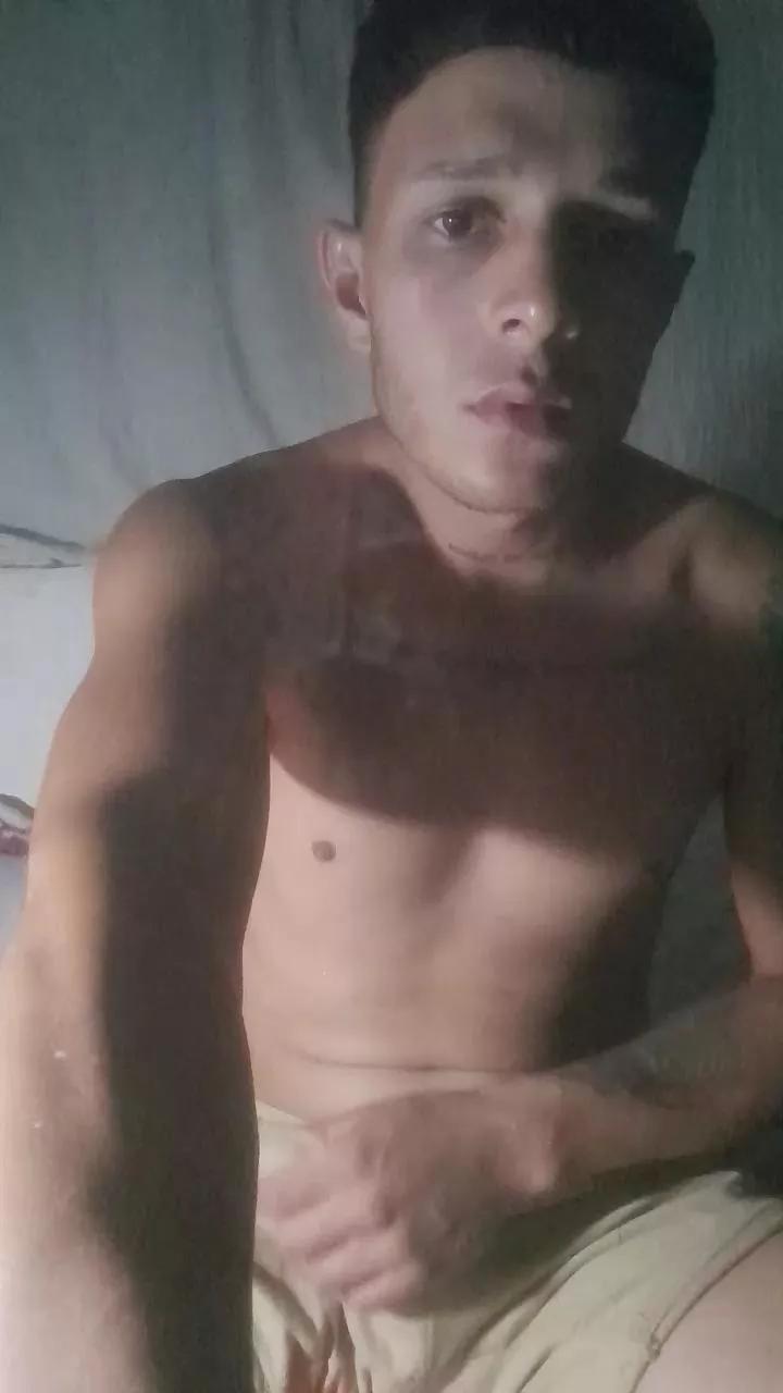 Emaa21c on Cam4 