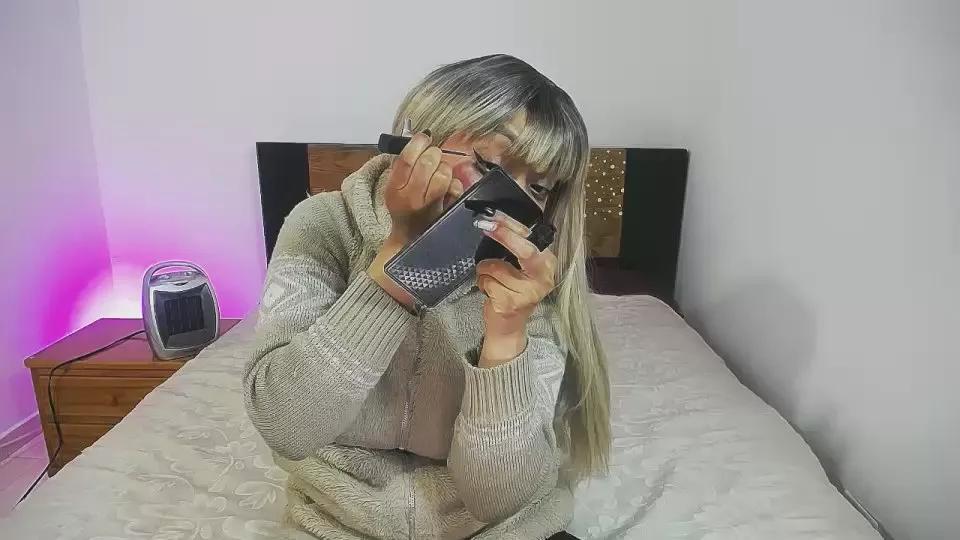 emerald00_ on Cam4 