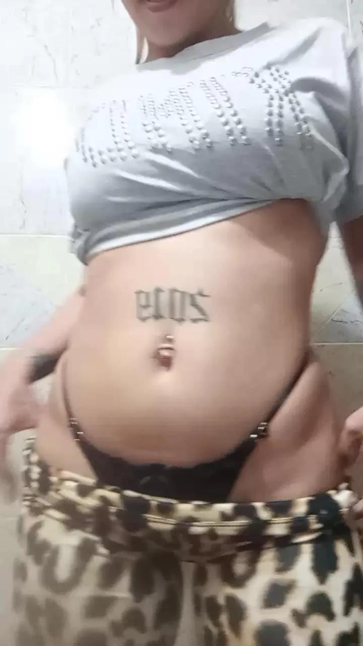 Emiily67 on Cam4 