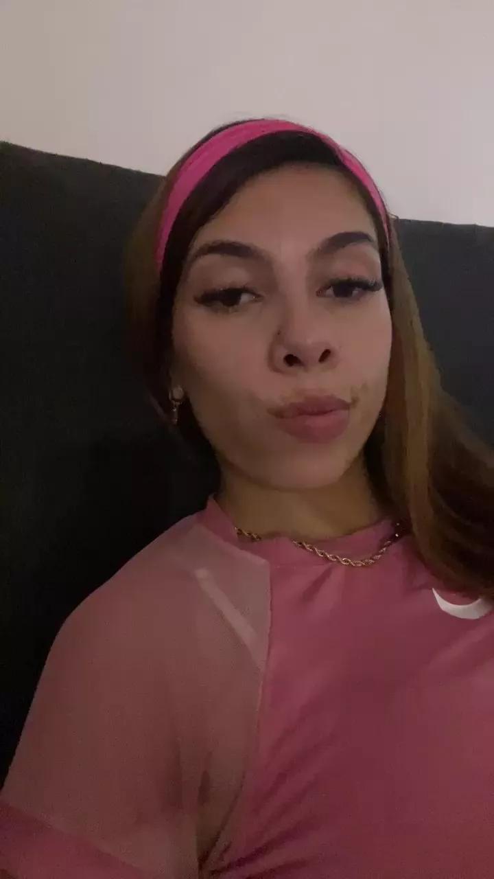 emmababy22 on Cam4 