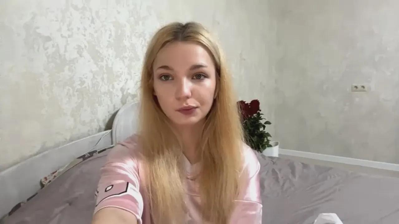 Offline EmmaFousek on Cam4