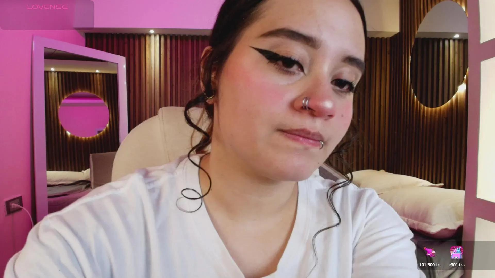 Emmajones9 on Cam4 