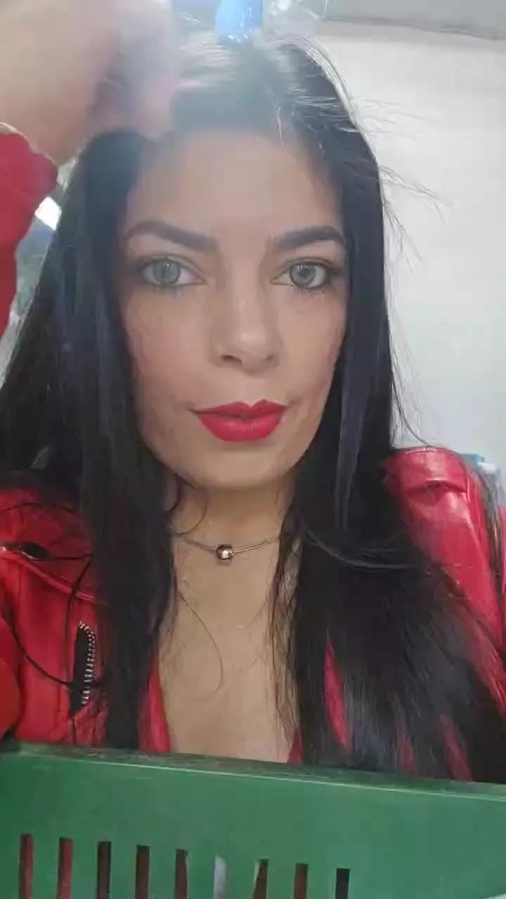 Estefanii_R on Cam4 