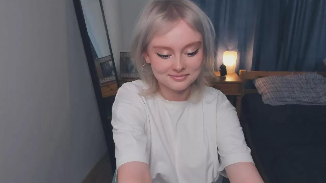 FalineEmbry on Cam4 