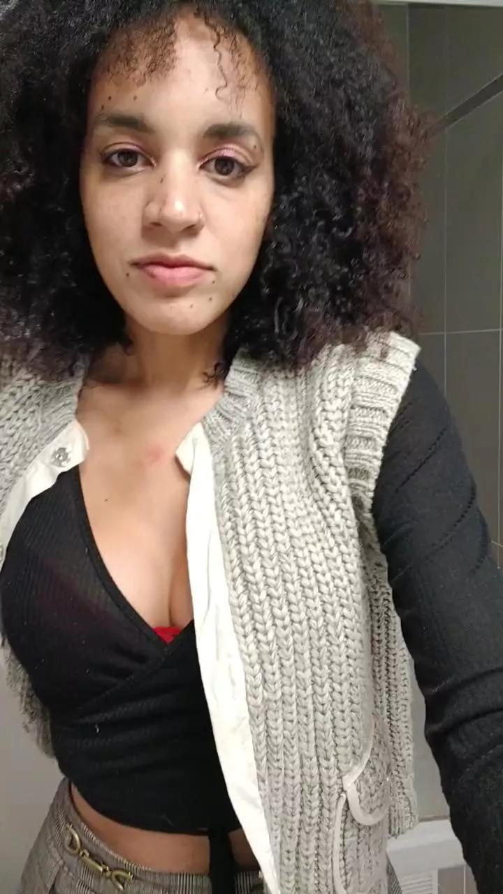 FemDomlia on Cam4 