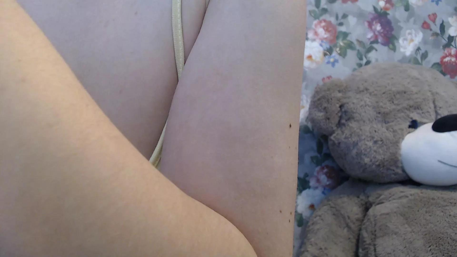 FlirtySunRise on Cam4 